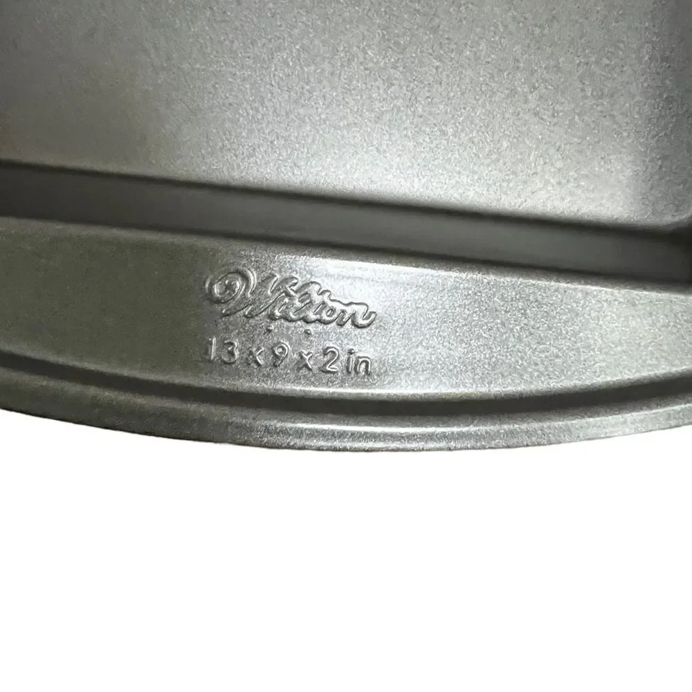 Wilton rectangular baking pan 13x9x2‎